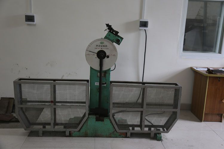 摆锤式冲击试验机