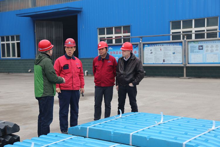 Astec Industries, Inc一行来金阳石考察并达成合作意向