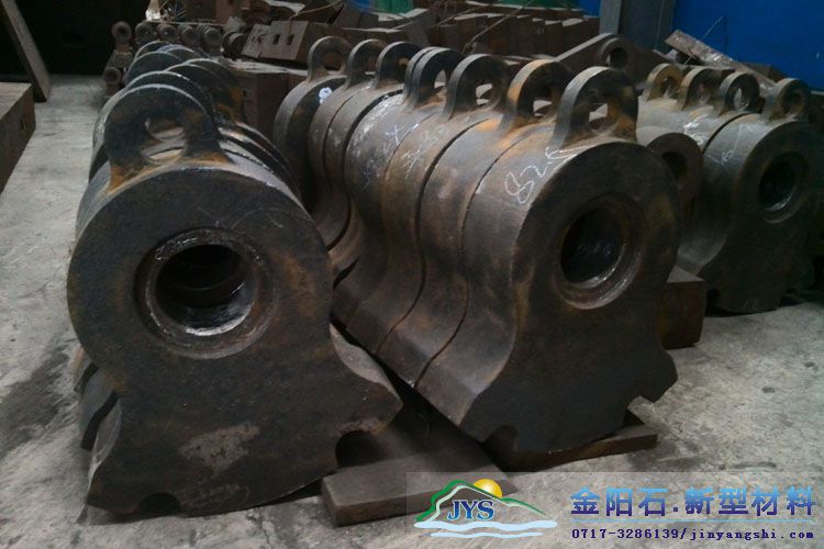 石英石破碎需要什么材质的破碎机锤头?