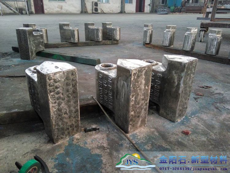 高锰钢镶嵌硬质合金锤头